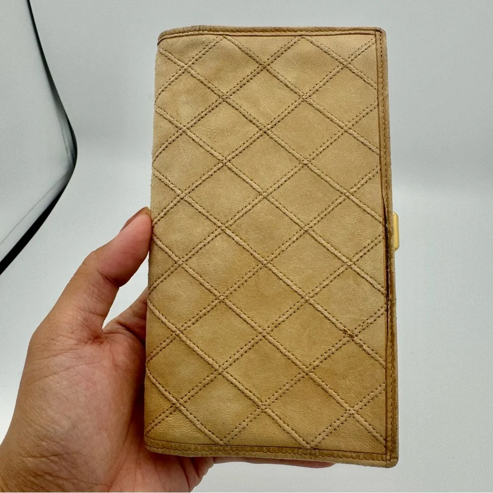 Chanel Vintage Beige Quilted Women's Wallet